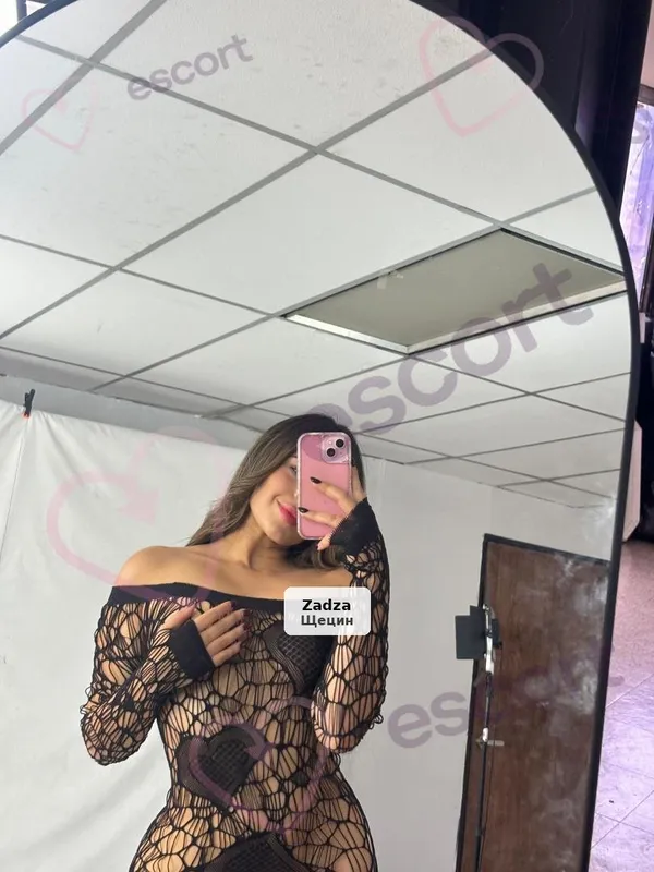 Hot Pamela - I'll Fulfill Your Fantasies