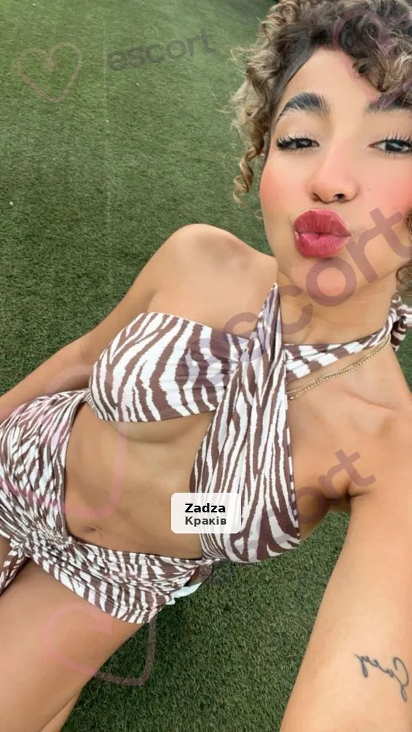 Angeles - Sexy and Charismatic Latina