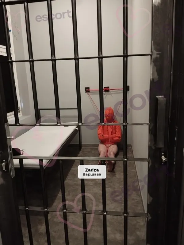 Doświadczona Mistress M - profesjonalna dominacja