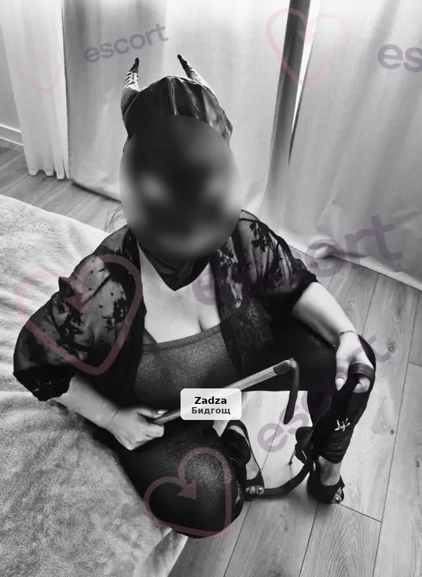 Wyjątkowa i dominująca kobieta zaprasza