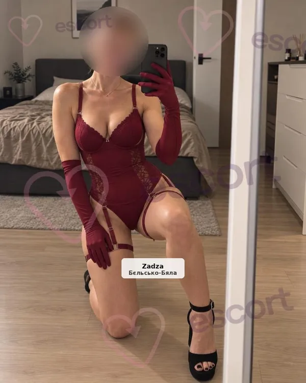 Blond Deluxe - Unforgettable Meeting in a Pleasant Atmosphere