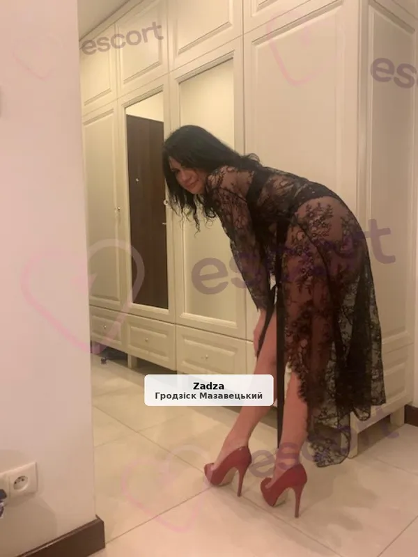 Sensual brunette invites for a meeting