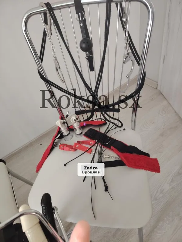 Professional BDSM sessions with a dominatrix