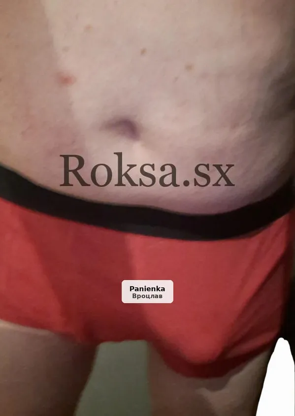 40-Year-Old Dad Bod Invites You for an Intimate Meeting