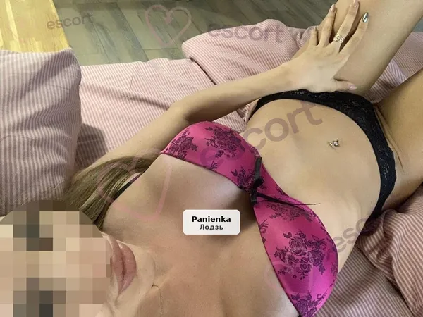 Andżelika – Czarująca Kobieta z Klasą