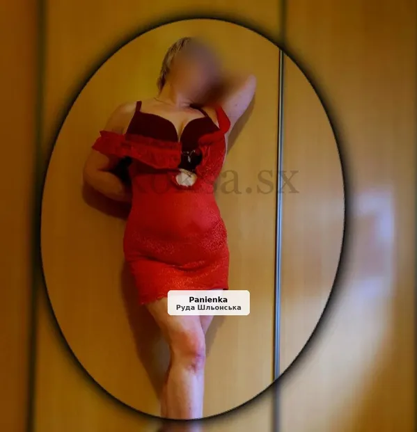 Mature and Sexy Woman Invites