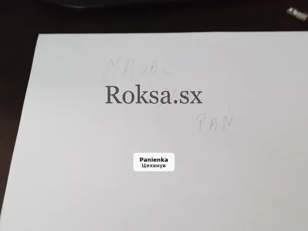 Чоловік запрошує жінок на розслабляючий масаж та зустріч
