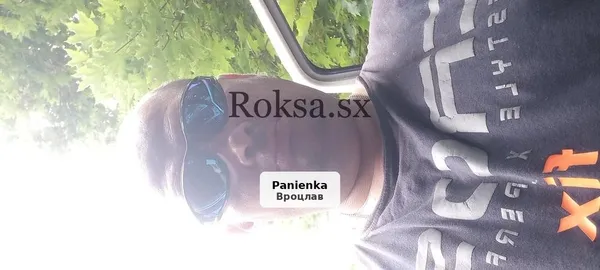 Mężczyzna oferuje rozkosz i zmysłową minetę