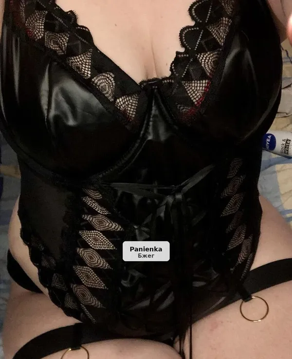 Elegancka 32-letnia rozwódka szuka towarzystwa