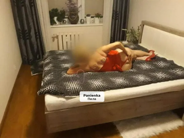 Drapieżna kotka zaprasza na chwile pełne rozkoszy