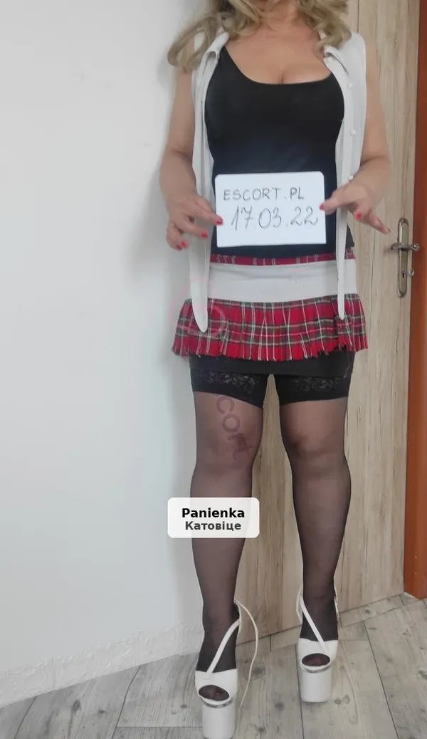 Нимфоманка Аня приглашает
