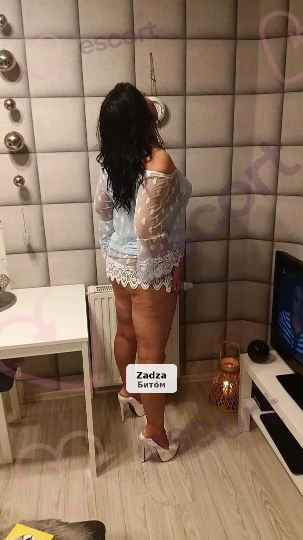Atrakcyjna Laura zaprasza na spotkania w Piekarach Śląskich - 1/4