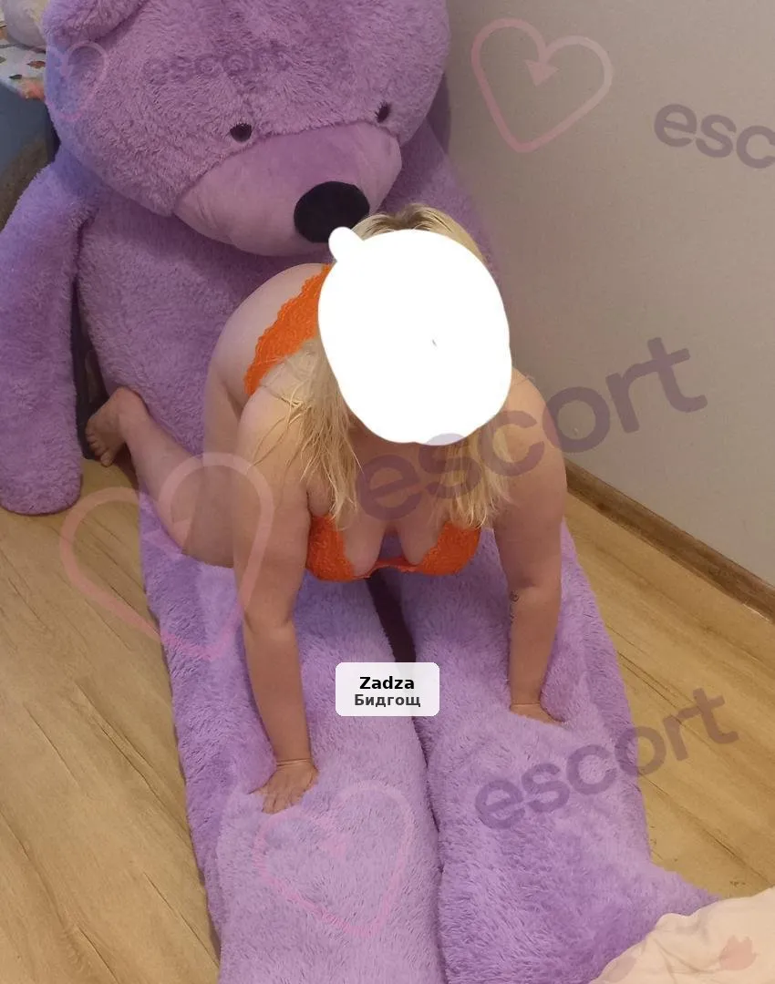 Namiętne chwile z Karolinką - 1/5