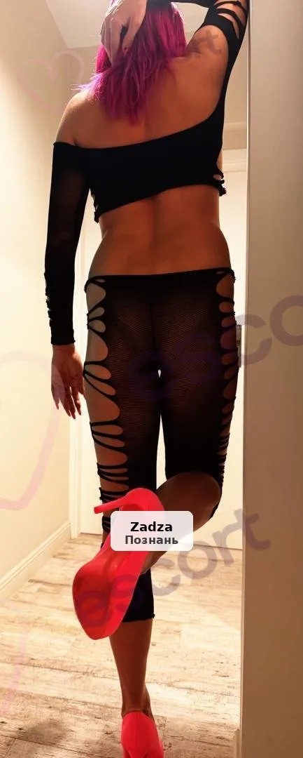 Gabi - młoda i zgrabna nimfomanka - 1/5