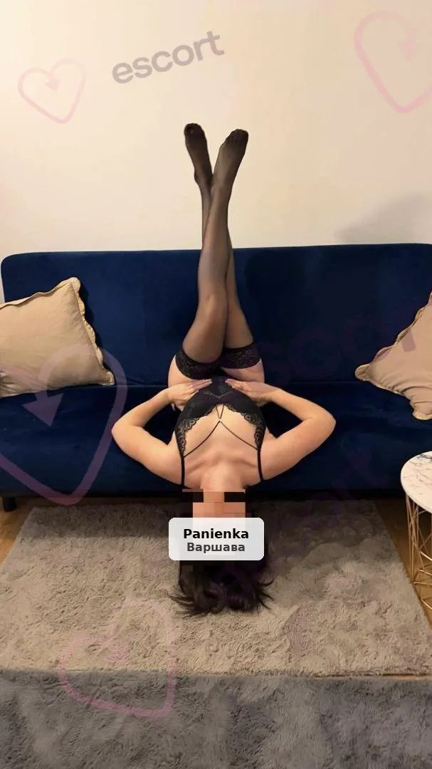 Atrakcyjna 21-latka GFE Layla - 1/5