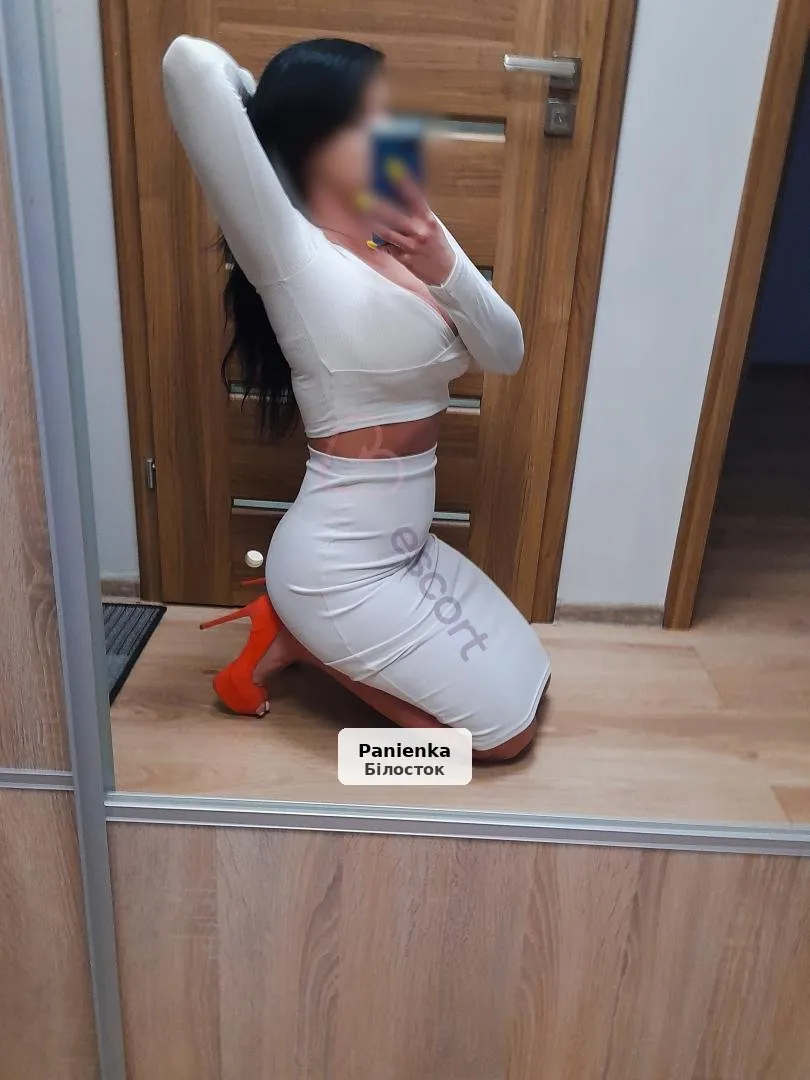 Dostępna przez całą noc - prywatne spotkania - 1/3