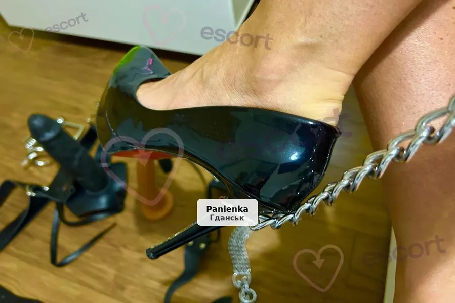 Doświadczona Dominatrix - przejmij rolę uległego - 1/10