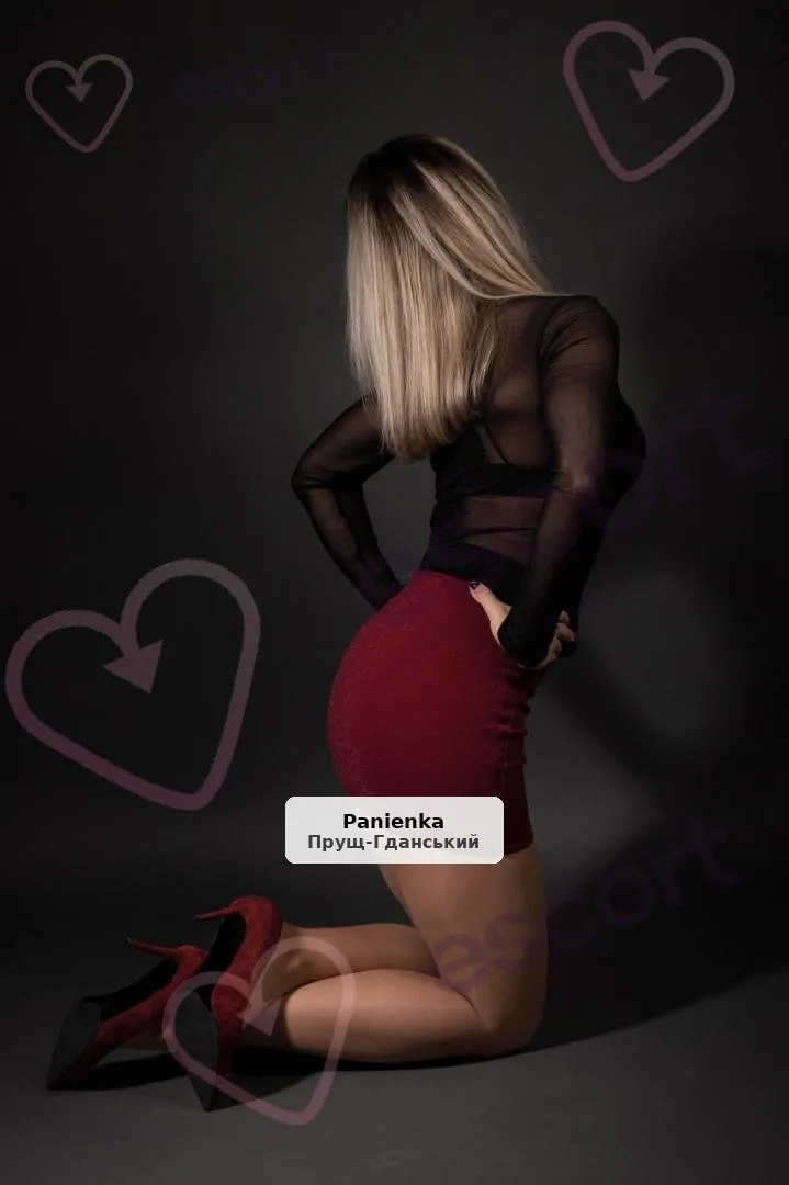 Unique and sensual moment of relaxation - 1/8