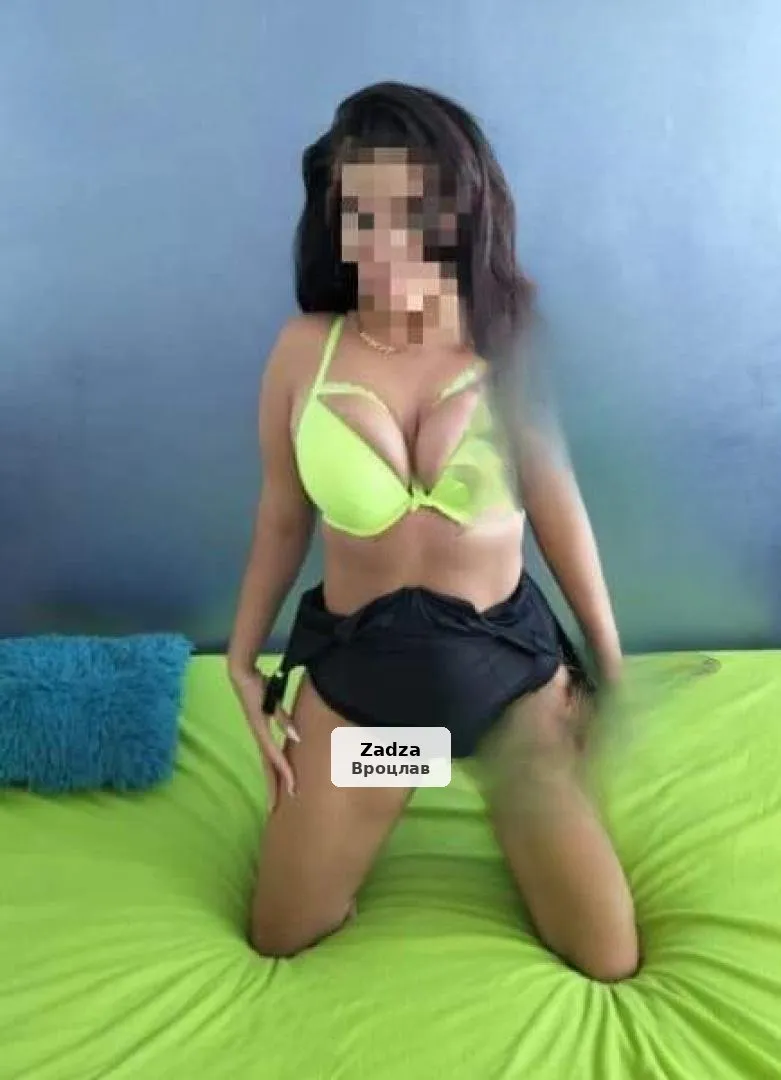 Słodka pokusa - wyjątkowe spotkanie z brunetką - 1/5