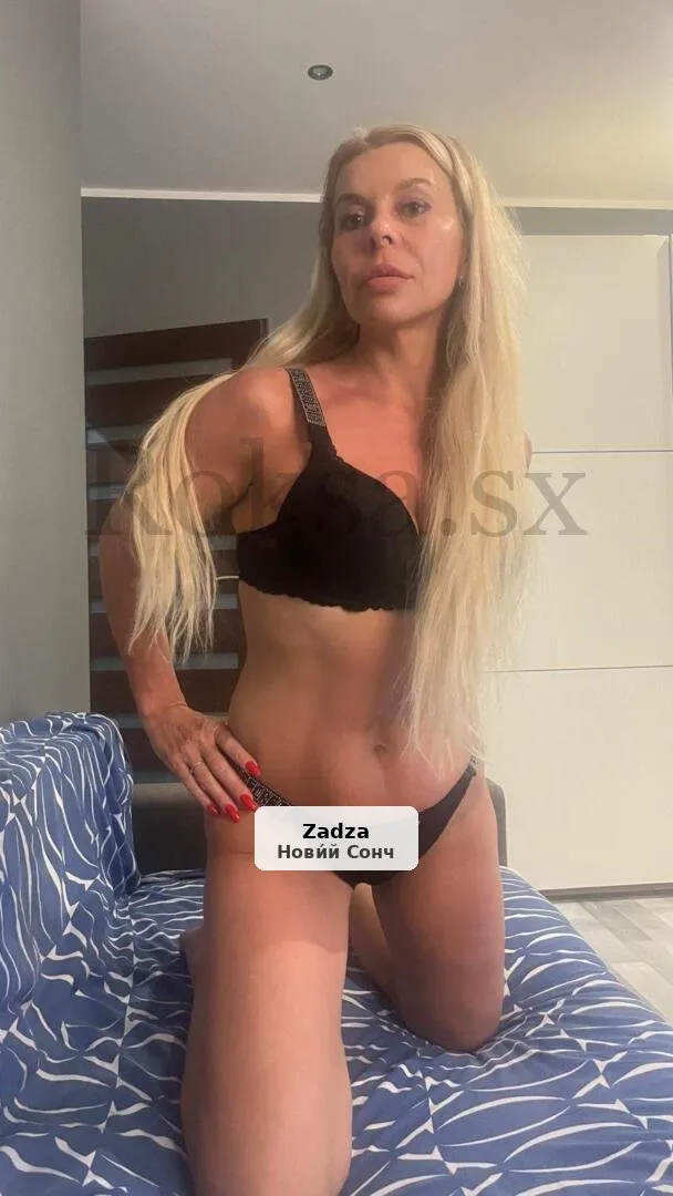 Karolina – Atrakcyjna blondynka zaprasza na spotkania i pokazy online - 1/3