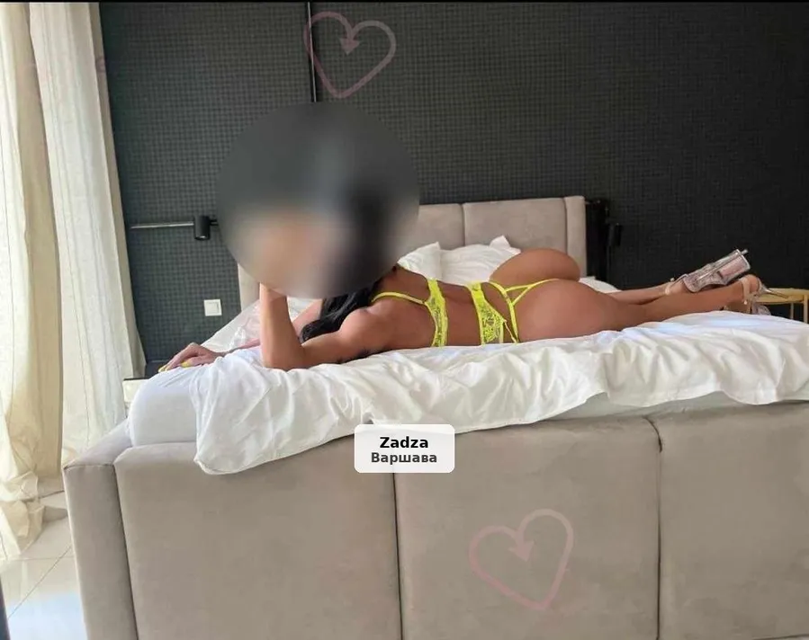 Elegancka i namiętna dama zaprasza na spotkanie - 1/6