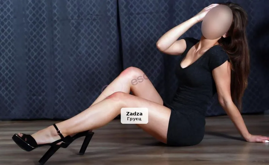 Namiętne chwile w miłym towarzystwie - 1/6