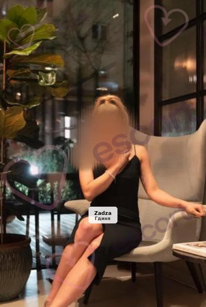 Elegant Meeting with Angelika - 1/2