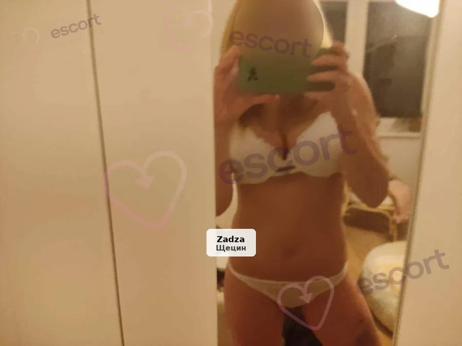 Sympatyczna blondynka zaprasza na relaks - 1/5