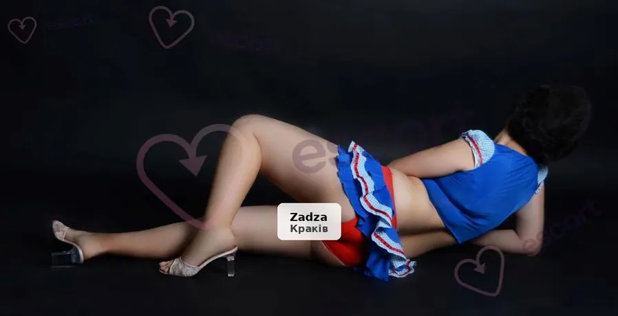 Sexy Bella zaprasza na spotkanie - 1/5