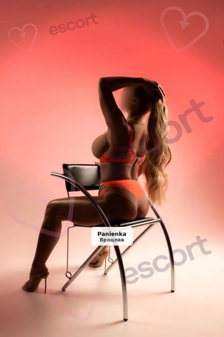 Ekskluzywny Masaż Kinga Luna - Zmysłowy Relaks w Strefie SPA - 1/5