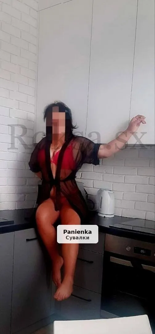Słodka i namiętna brunetka - 1/3
