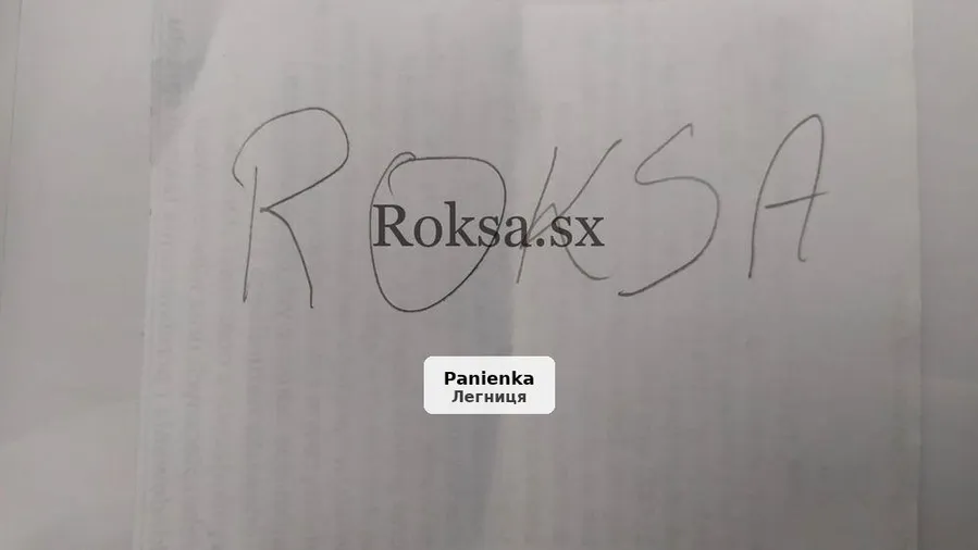 Nieśmiały mężczyzna zaprasza na miłe spotkanie - 1/1