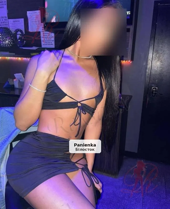 Atrakcyjna brunetka o figurze modelki - Princess - 1/5