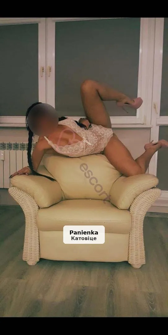 Zmysłowa MoLi zaprasza na gorące spotkanie - 1/3