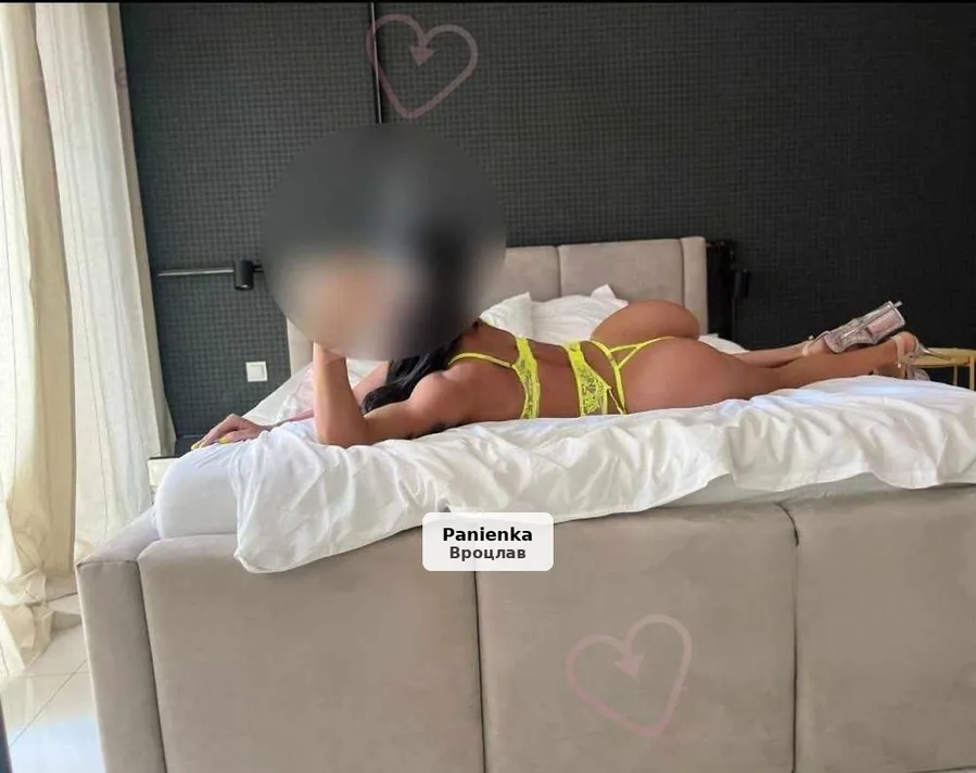 Anal Queen - 1/5