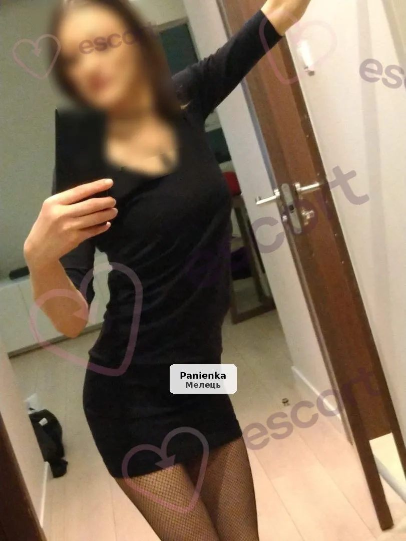 GFE u ślicznej brunetki o idealnej figurze - 1/5
