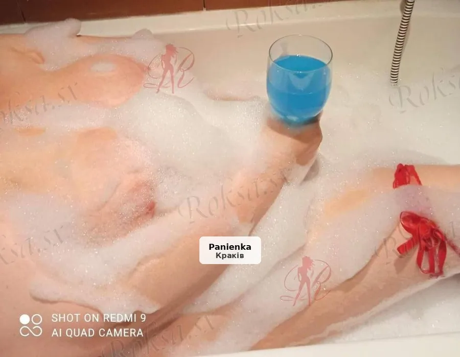 Konstancja – Kobieta o rubensowskich kształtach zaprasza - 1/5