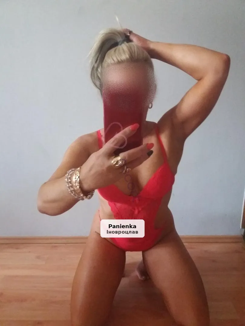 Сексуальная блондинка приглашает - 1/10