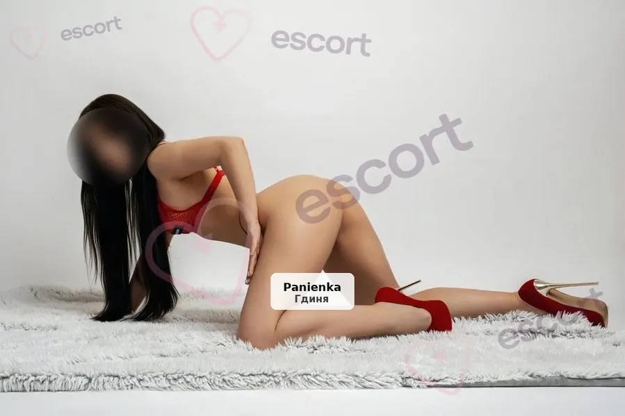 Nika - chwila luksusu z elegancką brunetką - 1/7