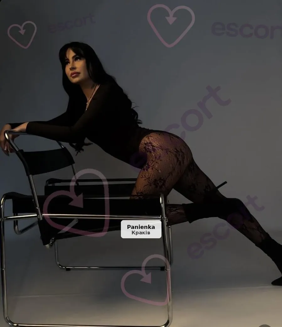 Dyskretne i pełne uniesień spotkanie z Julią - 1/3