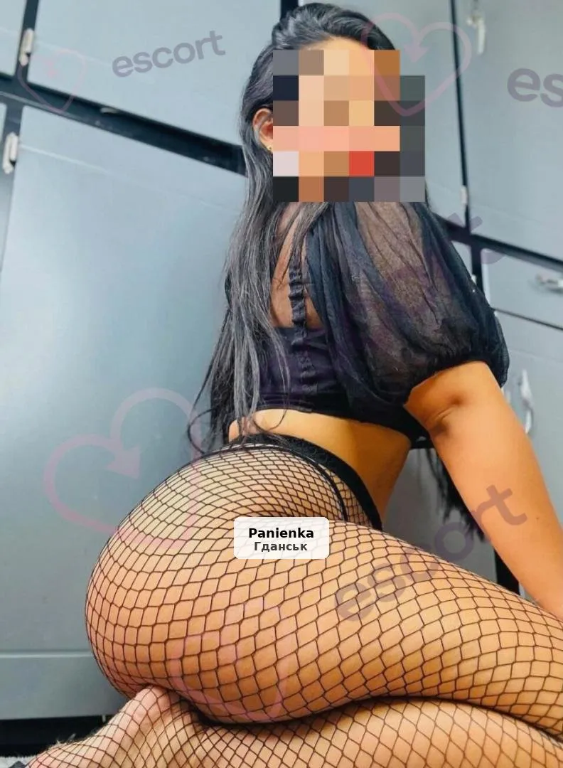 Чуттєвий мінет за 100 PLN – приваблива брюнетка - 1/3