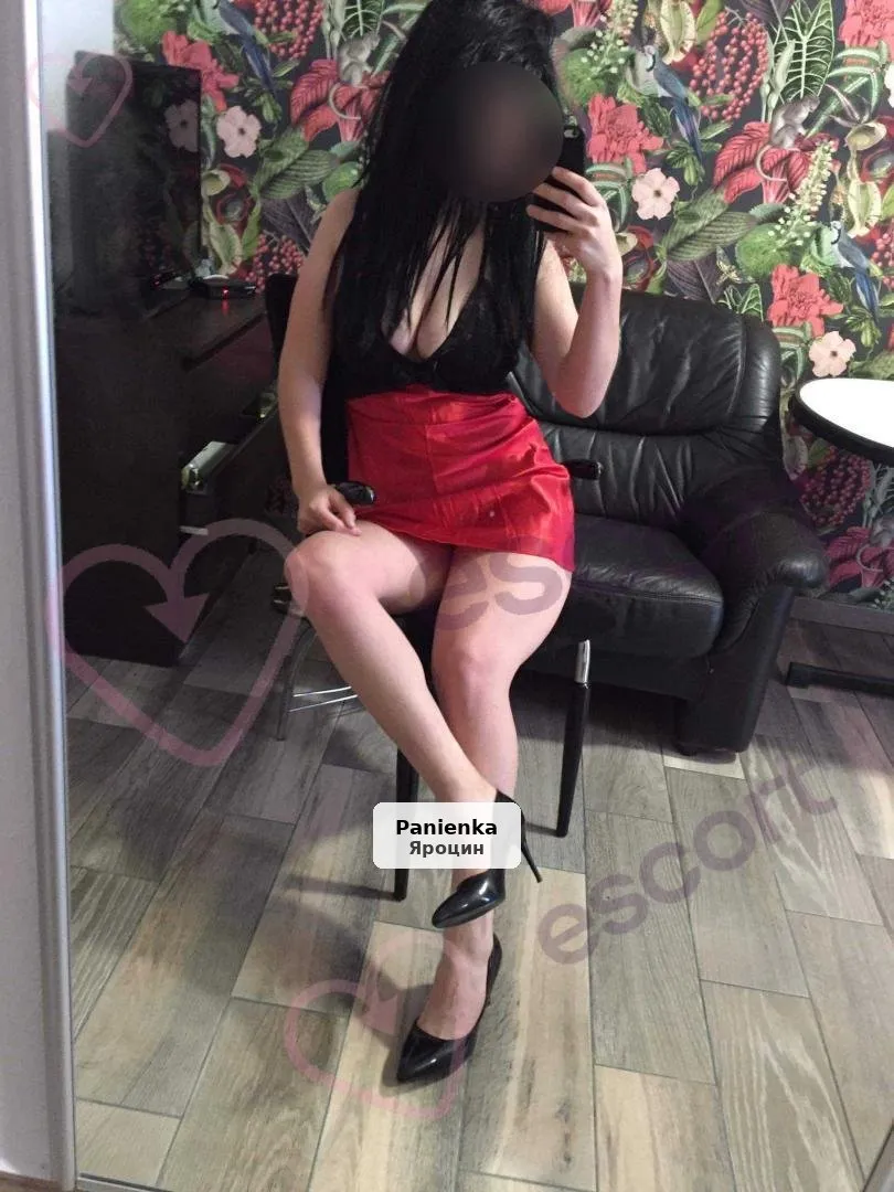 Sensual Luiza Invites You to Her Apartment - 1/3