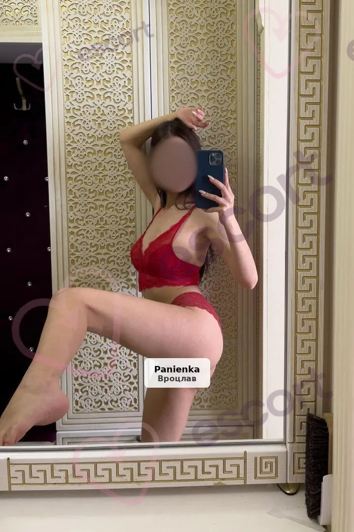 Zmysłowa i Seksowna Tiny Cleo - 1/5