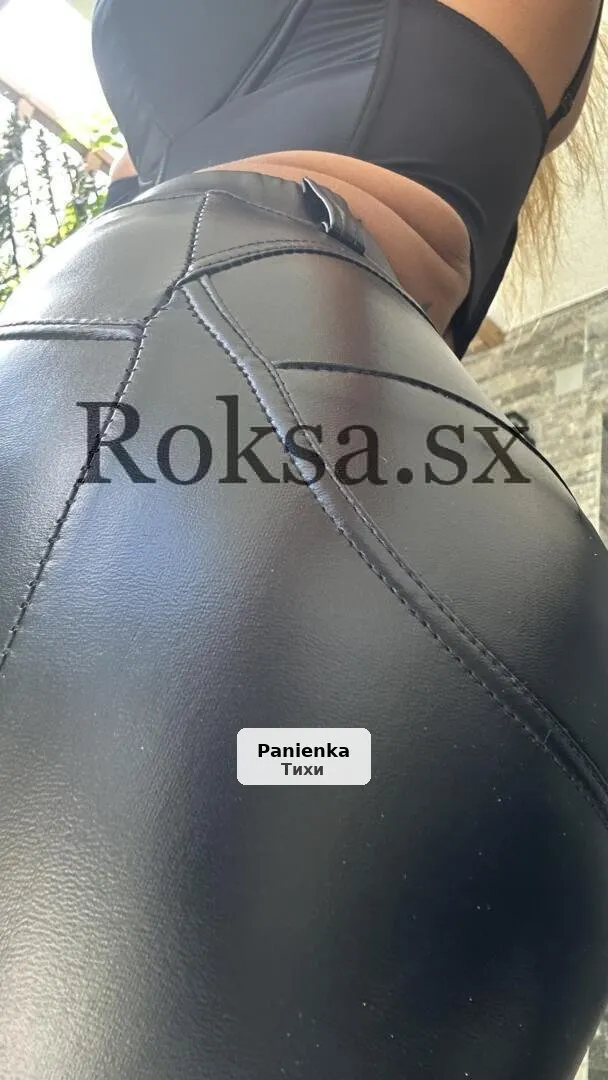 Atrakcyjna kobieta zaprasza na wspólne spotkanie - 1/3
