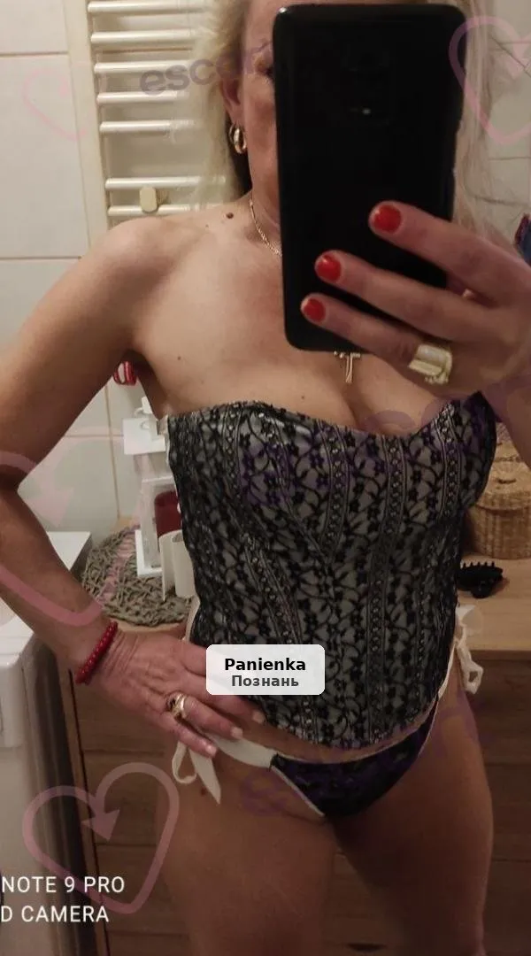 Prywatne spotkanie z seksowną blondynką - 1/10
