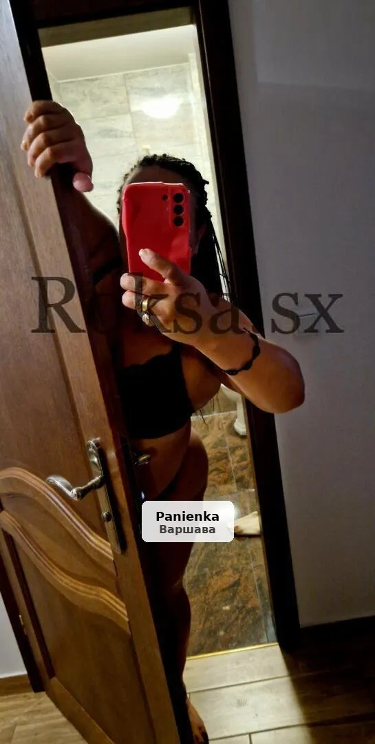 Elegant Black Woman Available for Mature Encounters - 1/6
